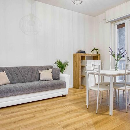 Апартаменты Joivy Warm And Inviting Flat With Balcony Милан Экстерьер фото
