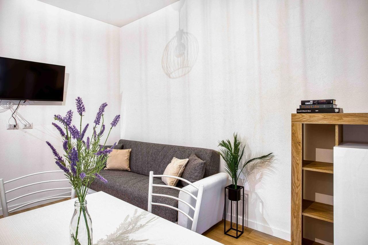 Апартаменты Joivy Warm And Inviting Flat With Balcony Милан Экстерьер фото