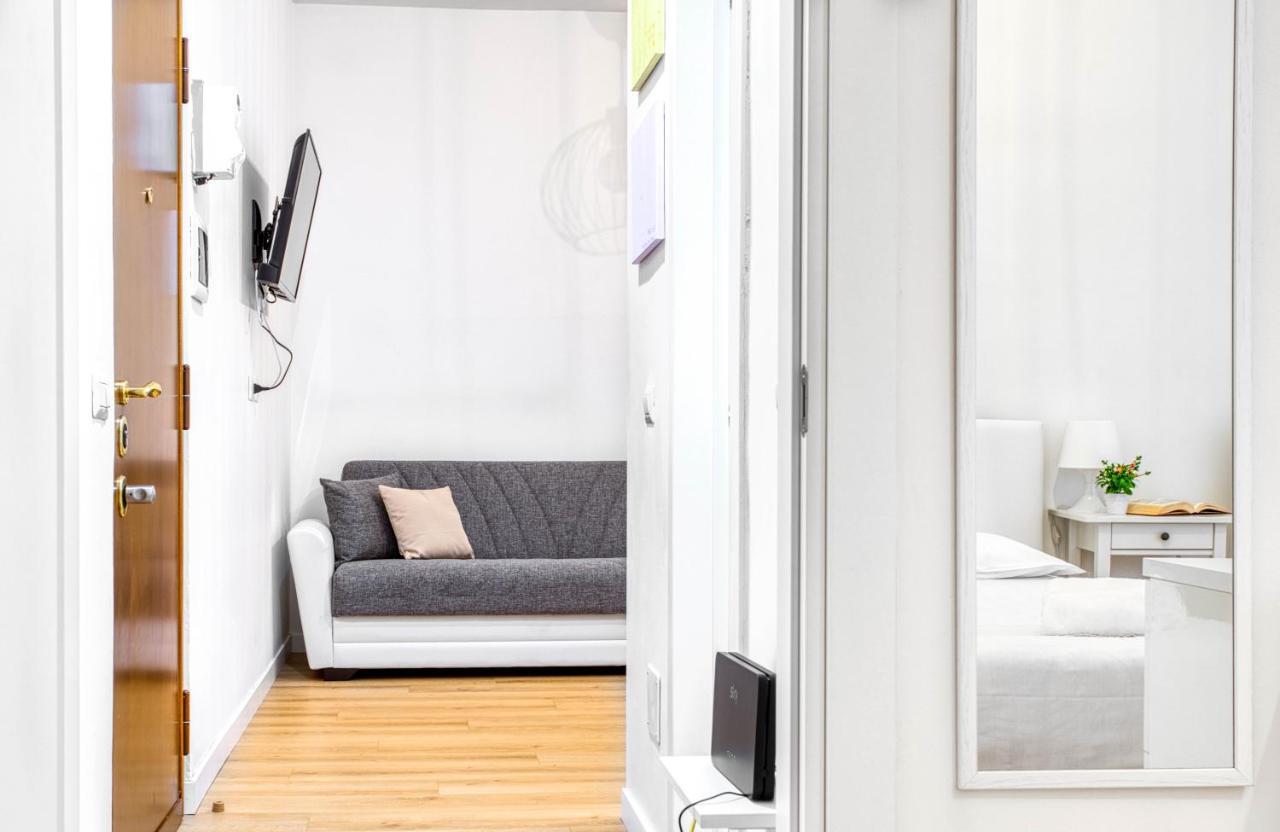 Апартаменты Joivy Warm And Inviting Flat With Balcony Милан Экстерьер фото